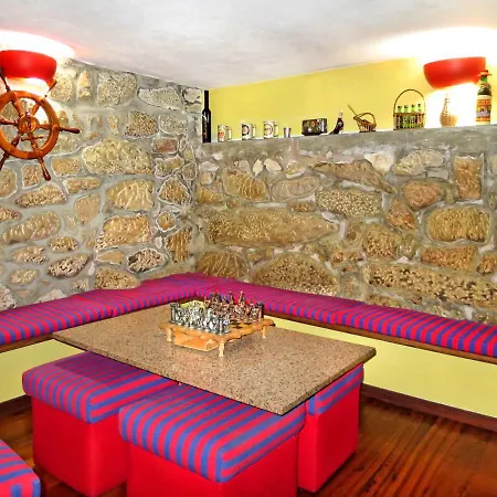 Willa Sleeps 6 With Pool And Wifi Meijoadas