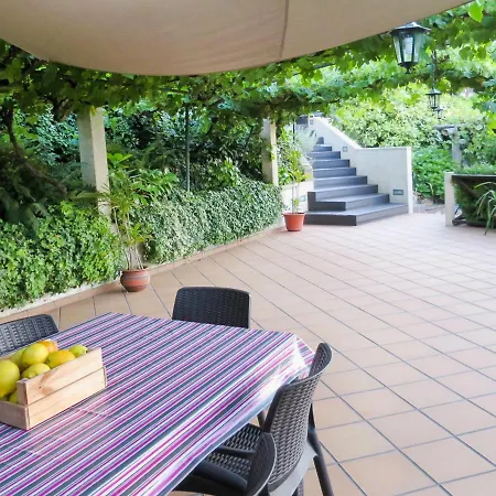Sleeps 6 With Pool And Wifi Willa